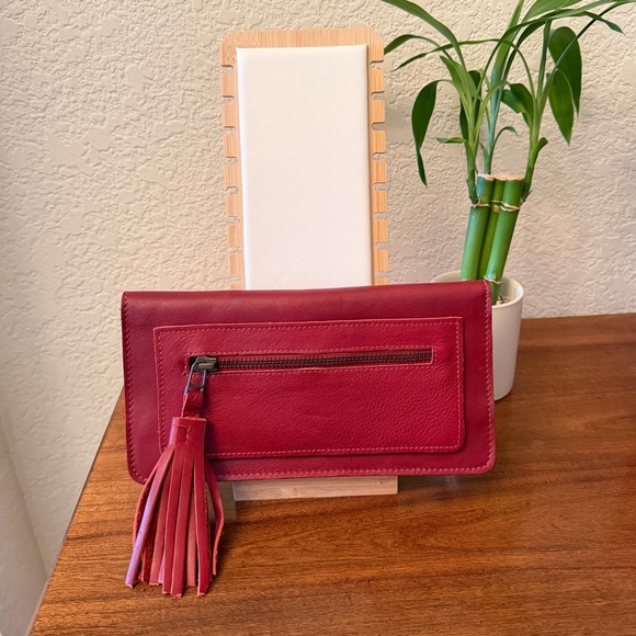 Lisa Leonard Genuine Leather Wallet with Zipper Tassel & 22 Card Slots, Red NWOT - Picture 2 of 15